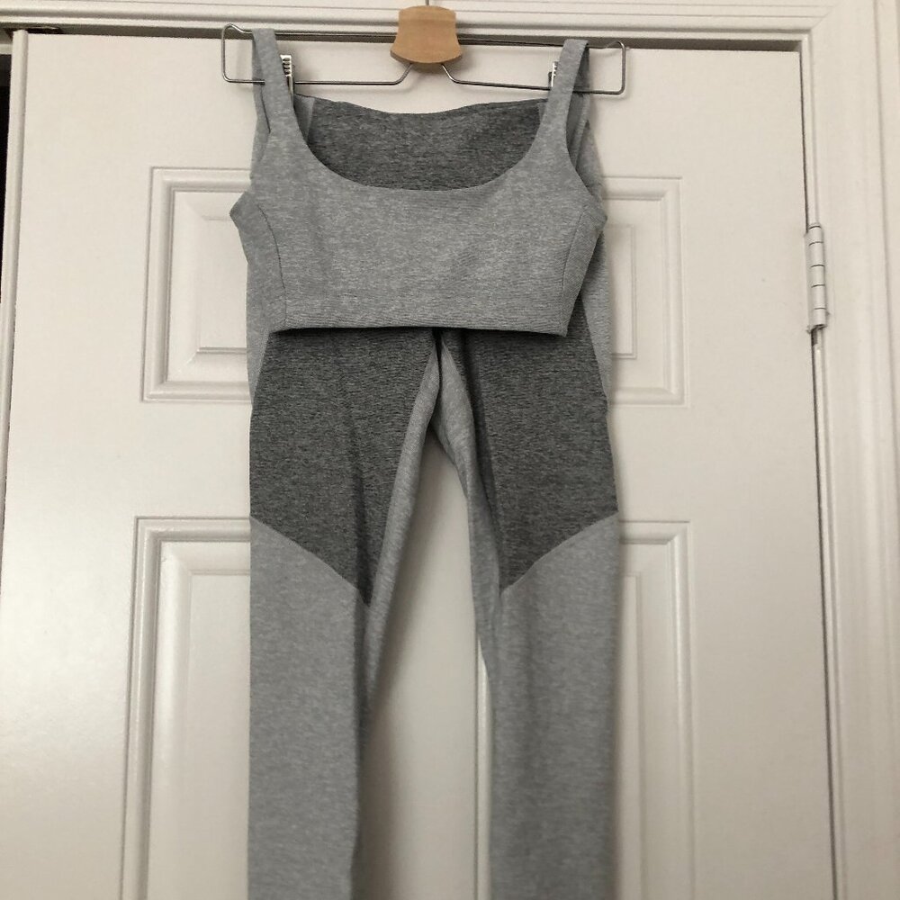 Outdoor Voices Set - Warm Up Legging 3/4 and Double Time Bra - Dove / Ash